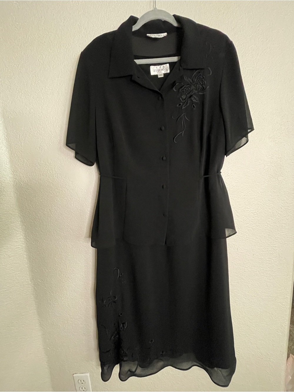 Vintage Studio I Black Embroidered Midi Dress Set